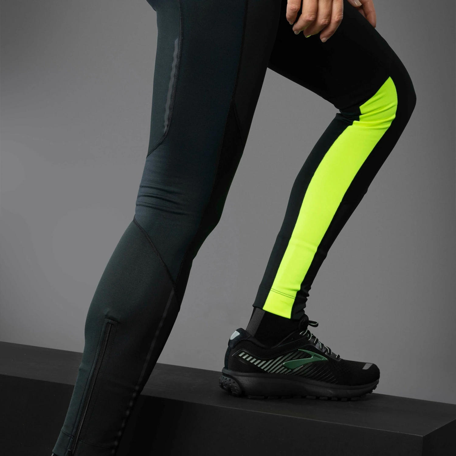 Gore Wear Women's R5 Women GORE-TEX INFINIUM™ Tight - Black 5 Gore Wear Women's R5 Women GORE-TEX INFINIUM™ Tight - Black - Image 5