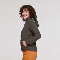 Cotopaxi Women's Vuelta Performance Windbreaker Jacket - Iron -Patagonia Shop 1200x1200 png S23 W Vuelta Performance Windbreaker Iron 3