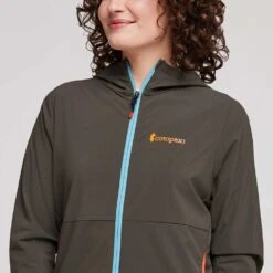 Cotopaxi Women's Vuelta Performance Windbreaker Jacket - Iron -Patagonia Shop 1200x1200 png S23 W Vuelta Performance Windbreaker Iron 5