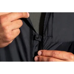 BROOKS Men's Fusion Hybrid Jacket - Black 11 BROOKS Men's Fusion Hybrid Jacket - Black -Patagonia Shop 211299 001 D6 Fusion Hybrid Jacket 2