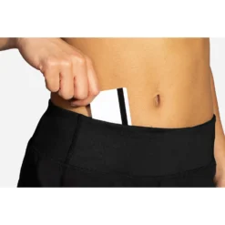 BROOKS Women's Chaser 5" Short - Black 15 BROOKS Women's Chaser 5" Short - Black -Patagonia Shop 221465 001 d3 Chaser 5in Short