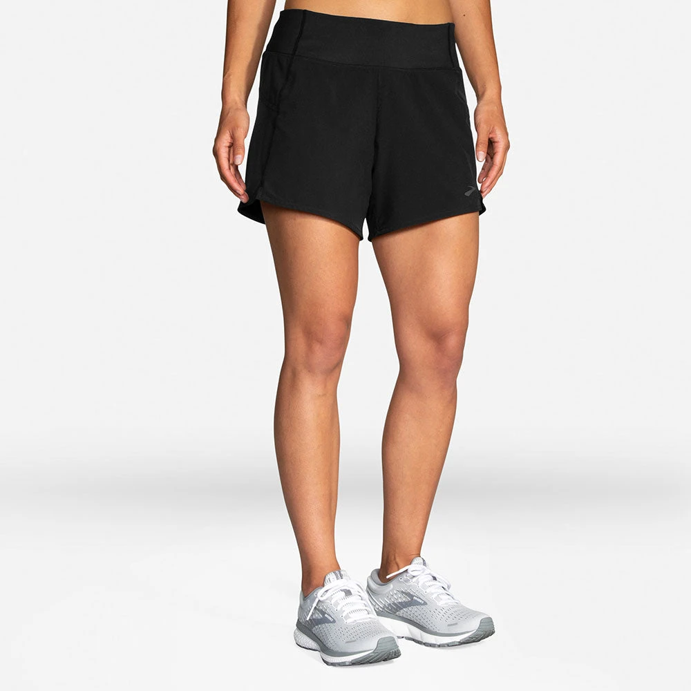 BROOKS Women's Chaser 5" Short - Black 2 BROOKS Women's Chaser 5" Short - Black - Image 2