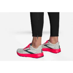 BROOKS Women's Shakeout Pant - Black 11 BROOKS Women's Shakeout Pant - Black -Patagonia Shop 221467 001 D3 Shakeout Pant