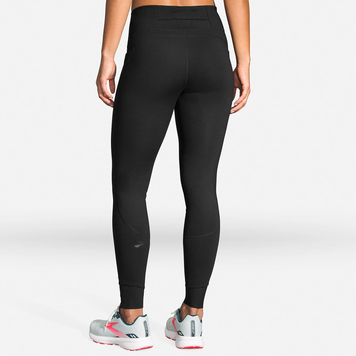 BROOKS Women's Momentum Thermal Tight - Black 4 BROOKS Women's Momentum Thermal Tight - Black - Image 4