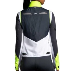 BROOKS Women's Run Visible Insulated Vest - White/Asphalt/Nightlife 9 BROOKS Women's Run Visible Insulated Vest - White/Asphalt/Nightlife -Patagonia Shop 221561 134 MB Run Visible Insulated Vest 1