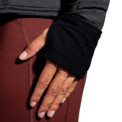 BROOKS Women's Notch Thermal Hoodie 2.0 - Black 17 BROOKS Women's Notch Thermal Hoodie 2.0 - Black -Patagonia Shop 221568 001 D3 Notch Thermal Hoodie 2