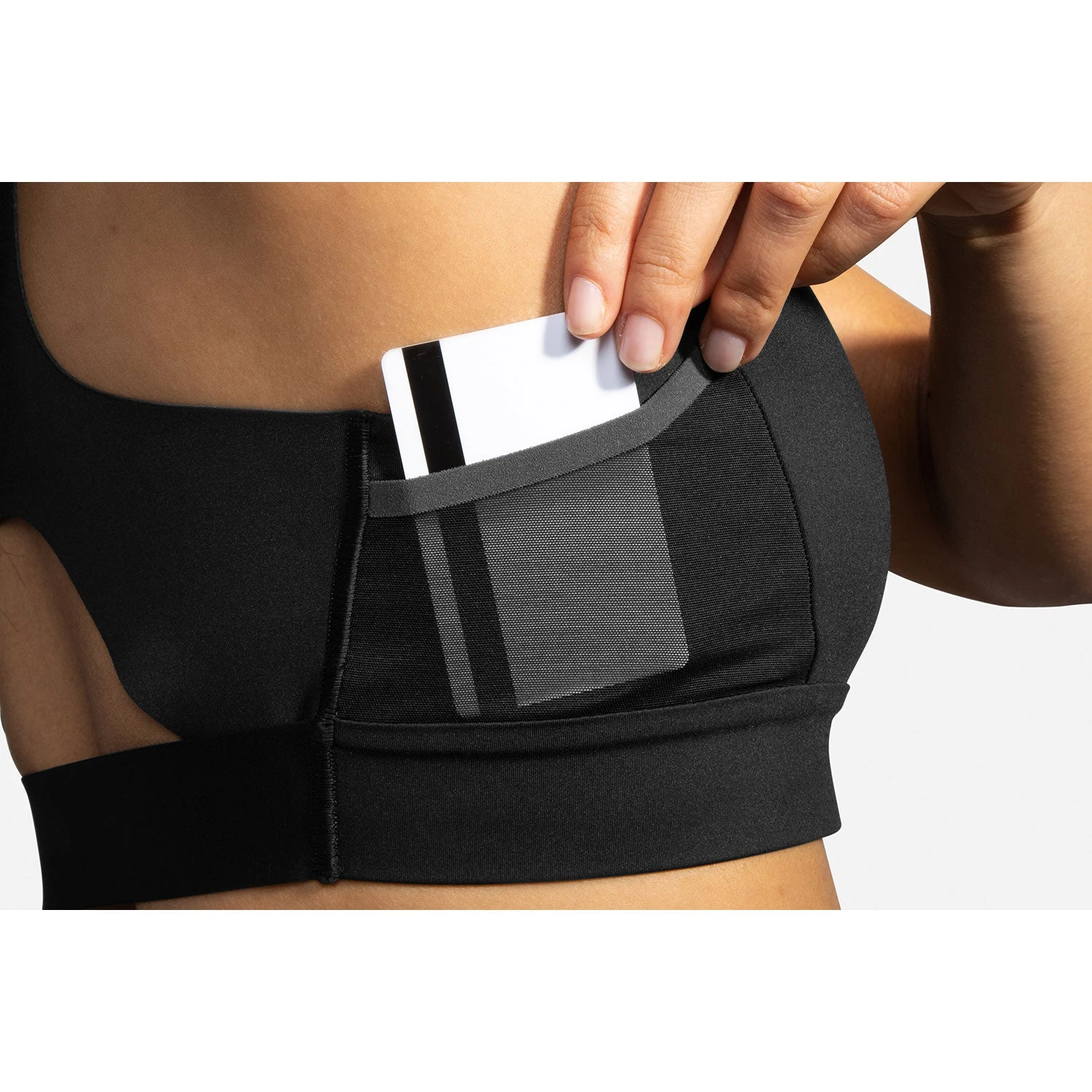 BROOKS Women's Drive 3 Pocket Run Bra - Black 4 BROOKS Women's Drive 3 Pocket Run Bra - Black - Image 4