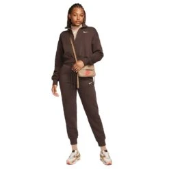 Nike Women's Phoenix Fleece Oversized 1/2-Zip Crop Sweatshirt - Baroque Brown/Sail 6 Nike Women's Phoenix Fleece Oversized 1/2-Zip Crop Sweatshirt - Baroque Brown/Sail -Patagonia Shop AURORA DQ5767 237 PHSYM004 2000