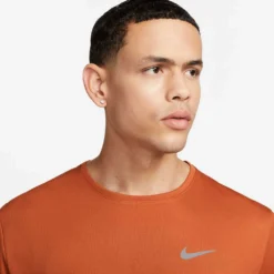Men's Nike Dri-Fit Uv Miler Short Sleeve Top - Dark Russet -Patagonia Shop AURORA DV9315 246 PHSYM001 2000 1