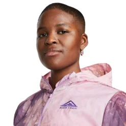 Women's Nike Trail Repel Jacket - Sundial/Rush Fuchsia/Action Grape -Patagonia Shop AURORA DX1041 756 PHSYM001 2000