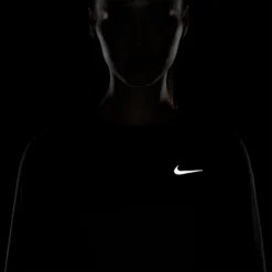 Women's Nike Element Crew - Black/Reflective Silver -Patagonia Shop CU3277 010 PHSYM006 2000