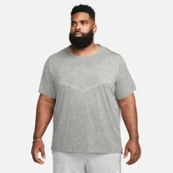 Nike Men's Rise 365 Short Sleeve Top - Smoke Grey 14 Nike Men's Rise 365 Short Sleeve Top - Smoke Grey -Patagonia Shop CZ9184 084 PHSYM008 1