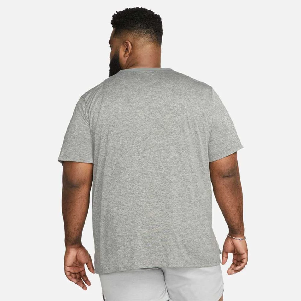 Nike Men's Rise 365 Short Sleeve Top - Smoke Grey 6 Nike Men's Rise 365 Short Sleeve Top - Smoke Grey - Image 6