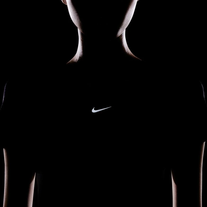 Women's Nike Dri-FIT ADV Seamless Short Sleeve Top - Black/Reflective Silver 4 Women's Nike Dri-FIT ADV Seamless Short Sleeve Top - Black/Reflective Silver - Image 4