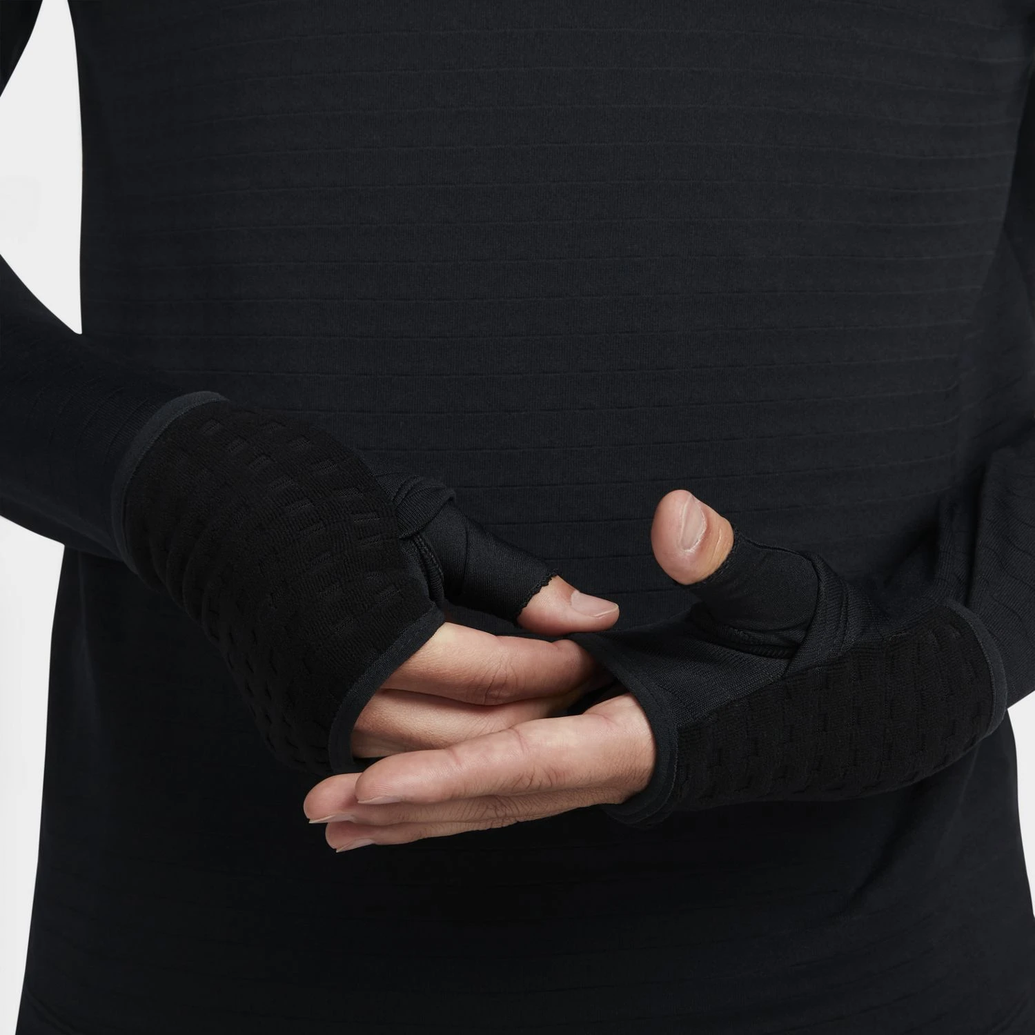 Men's Nike Therma-FIT Repel Element 1/2-Zip Running Top - Black/Reflective Silver 4 Men's Nike Therma-FIT Repel Element 1/2-Zip Running Top - Black/Reflective Silver - Image 4