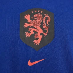 Nike Netherlands KNVB Crest WC22 Tee - Deep Royal Blue 7 Nike Netherlands KNVB Crest WC22 Tee - Deep Royal Blue -Patagonia Shop DH7597 455 PHSYM002 2000
