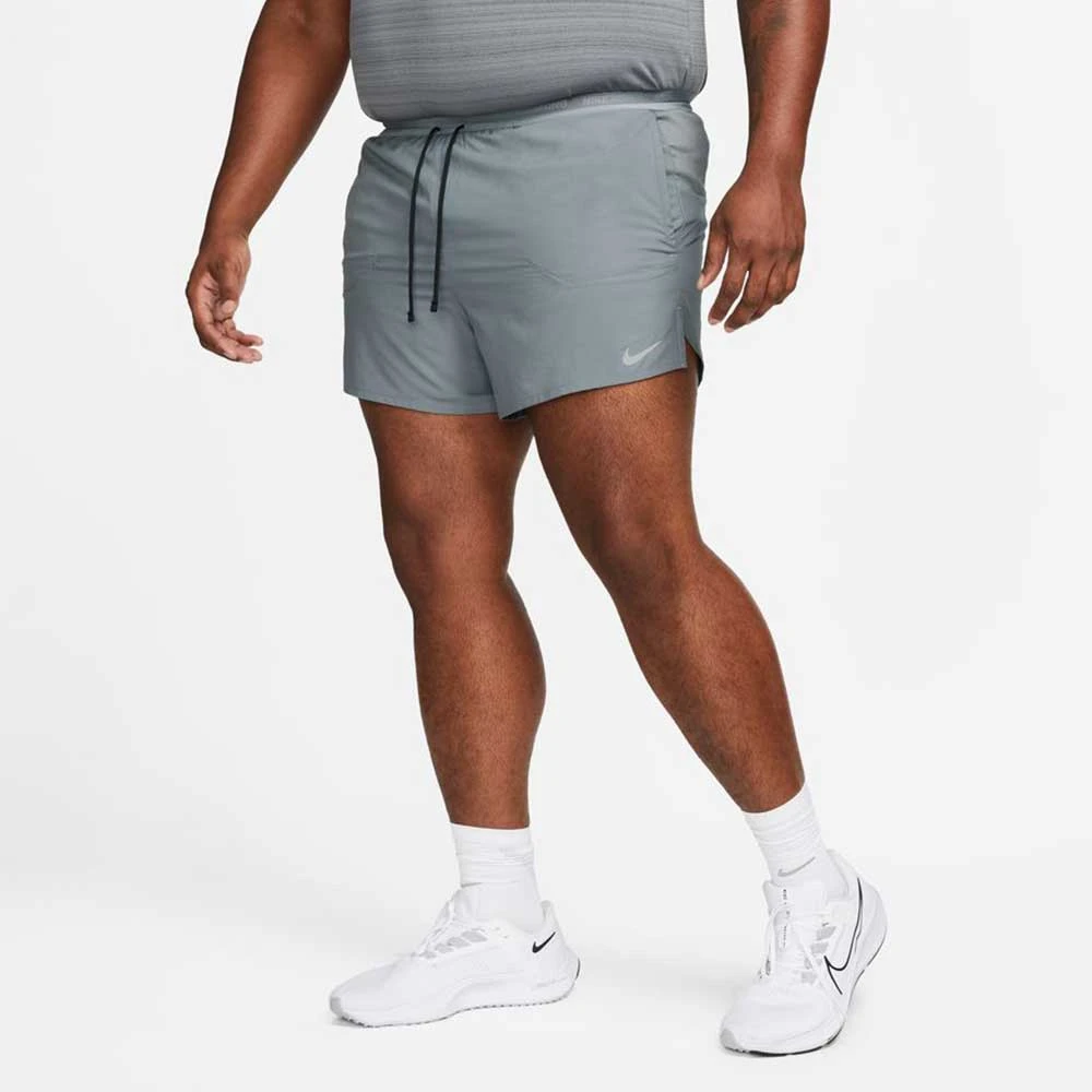 Nike Men's Stride 5in Brief-Lined Short - Smoke Grey 6 Nike Men's Stride 5in Brief-Lined Short - Smoke Grey - Image 6