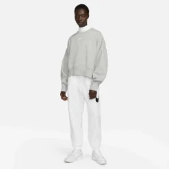 Nike Women's Fleece Oversized Crew - Dark Grey Heather/Sail 7 Nike Women's Fleece Oversized Crew - Dark Grey Heather/Sail -Patagonia Shop DQ5761 063 PHSYM002