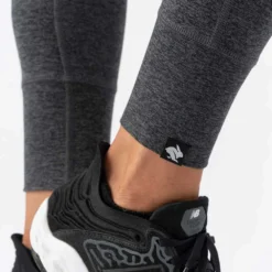 Women's EZ Tights High Rise - Black Charcoal -Patagonia Shop DSC00153 2048x 37cc1ea3 8c88 4d20 938f a16e279e1e46