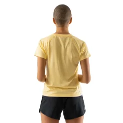 Women's EZ Tee Cropped - Snapdragon Heather -Patagonia Shop DSC00518 2048x 9b7221e9 daa0 4ddf 886d f1a3170eb78a