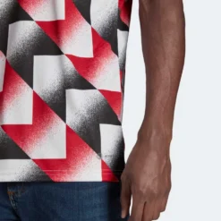 Men's Adidas Manchester United 22/23 Pre Match Shirt - White/Real Red 8 Men's Adidas Manchester United 22/23 Pre Match Shirt - White/Real Red -Patagonia Shop Manchester United Pre Match Jersey White H56682 42 detail