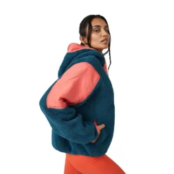 Women's Lead The Pack Pullover - Alpine Combo -Patagonia Shop OB1537702 4010 b