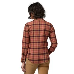 Patagonia Women's Long-Sleeved Organic Cotton Midweight Fjord Flannel Shirt - Vista: Burl Red -Patagonia Shop POS WBF23 42405 VIBL LJ2