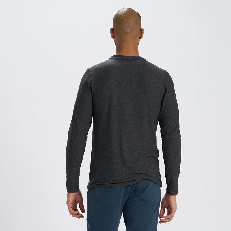 Vuori Men's Long Sleeve Strato Tech Tee - Charcoal Heather 4 Vuori Men's Long Sleeve Strato Tech Tee - Charcoal Heather - Image 4