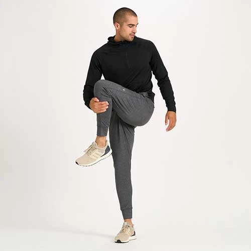 Vuori Men's Ponto Performance 1/2 Zip Hoodie - Black Heather 5 Vuori Men's Ponto Performance 1/2 Zip Hoodie - Black Heather - Image 5