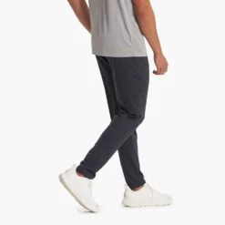 Vuori Men's Ponto Performance Pant - Midnight Heather 10 Vuori Men's Ponto Performance Pant - Midnight Heather -Patagonia Shop V418HMD FA22 M ECOMM BOTTOM 2861 1200x crop center jpg