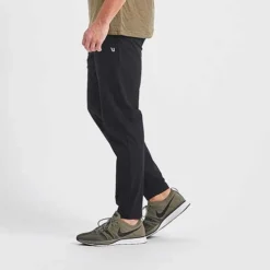 Vuori Men's Fleet Pant - Black 9 Vuori Men's Fleet Pant - Black -Patagonia Shop V429BLK 2 2048x 8cace937 21ad 4f6e 91ab 9b0cb67c4e35