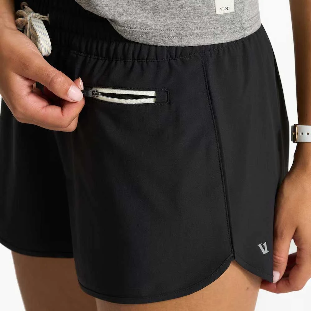 Vuori Women's Clementine Short 4in - Black 5 Vuori Women's Clementine Short 4in - Black - Image 5