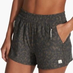 Vuori Women's Dash Short - Cocoa Spots 7 Vuori Women's Dash Short - Cocoa Spots -Patagonia Shop VW367CSO FA23 W ECOMM SHORTS DETAIL 8