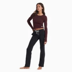 Vuori Women's Halo Wide Leg Flair Pant - Black -Patagonia Shop VW425BLK 03829 CO22 1200x crop center jpg